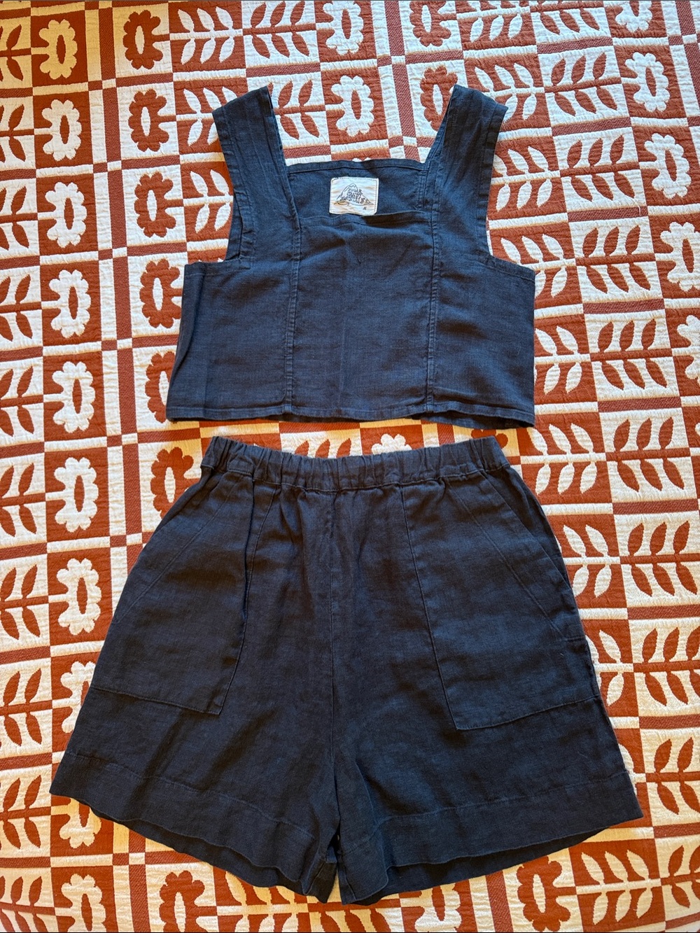 Sugar Candy Mountain - Black Linen Set
